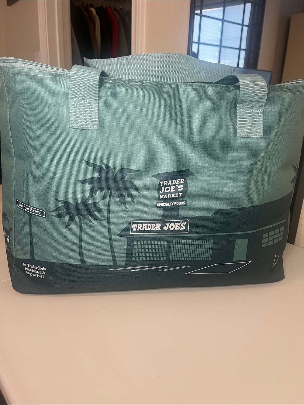 Trader Joe’s Dusty Blue Large Insulated Cooler Bag 8 Gallon - Picture 5 of 10